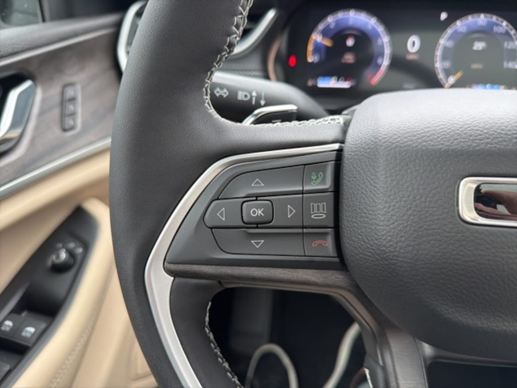 New 2025 Jeep Grand Cherokee Limited Sport Utility