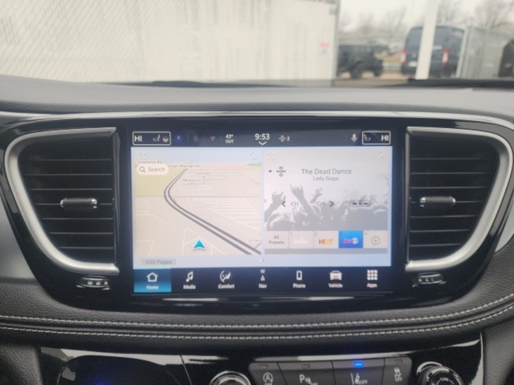 New 2026 Chrysler Pacifica Limited Passenger Van