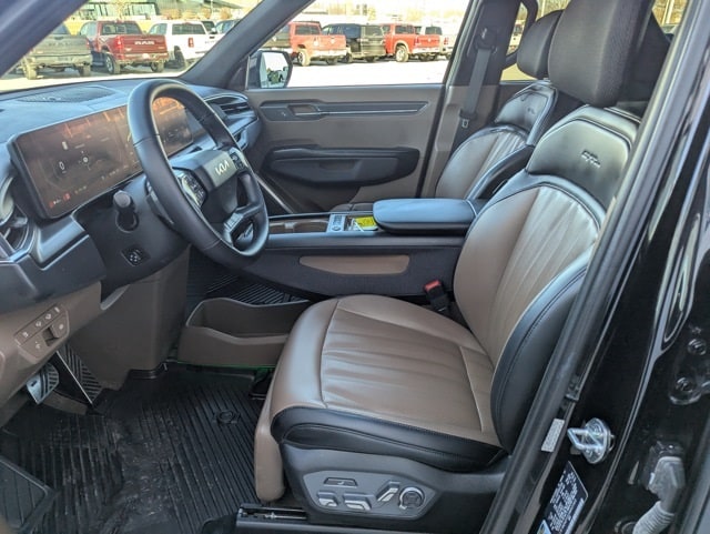 Used 2024 Kia Ev9 GT-Line with VIN KNDAEFS51R6021922 for sale in Waterloo, IA