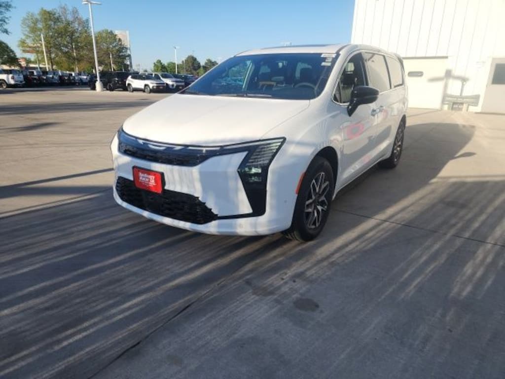 New 2027 Chrysler Pacifica Limited Passenger Van