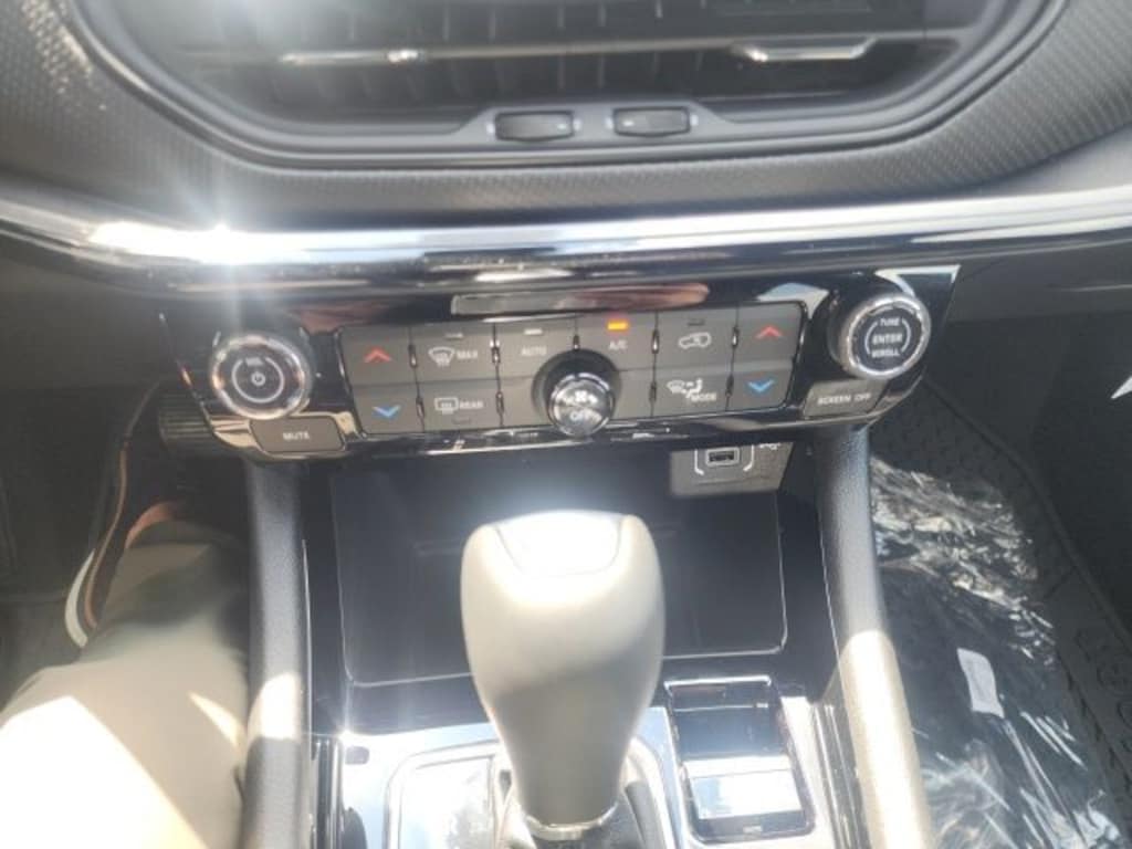 New 2026 Jeep Compass Latitude Sport Utility