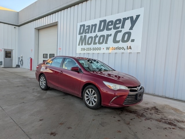 2015 Toyota Camry XLE's photo