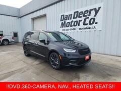 2026 Chrysler Pacifica Select Passenger Van