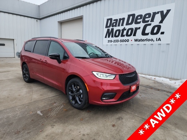 2026 Chrysler Pacifica Select's photo
