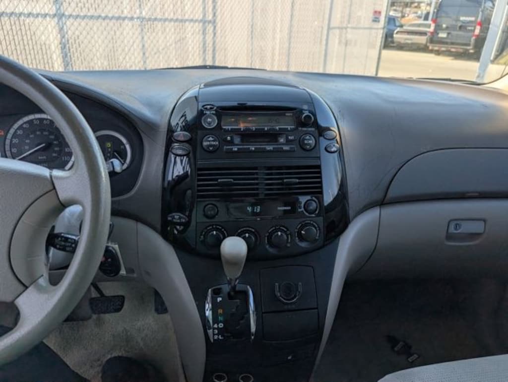 Used 2004 Toyota Sienna CE Minivan/Van