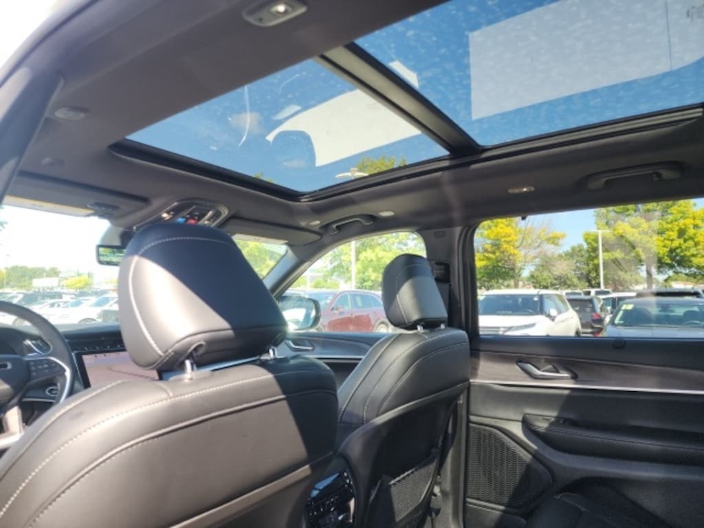 New 2025 Jeep Grand Cherokee L Limited Sport Utility