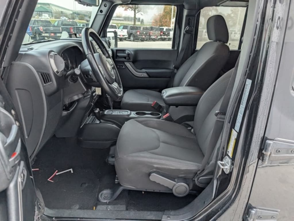 Used 2017 Jeep Wrangler Unlimited Sport SUV