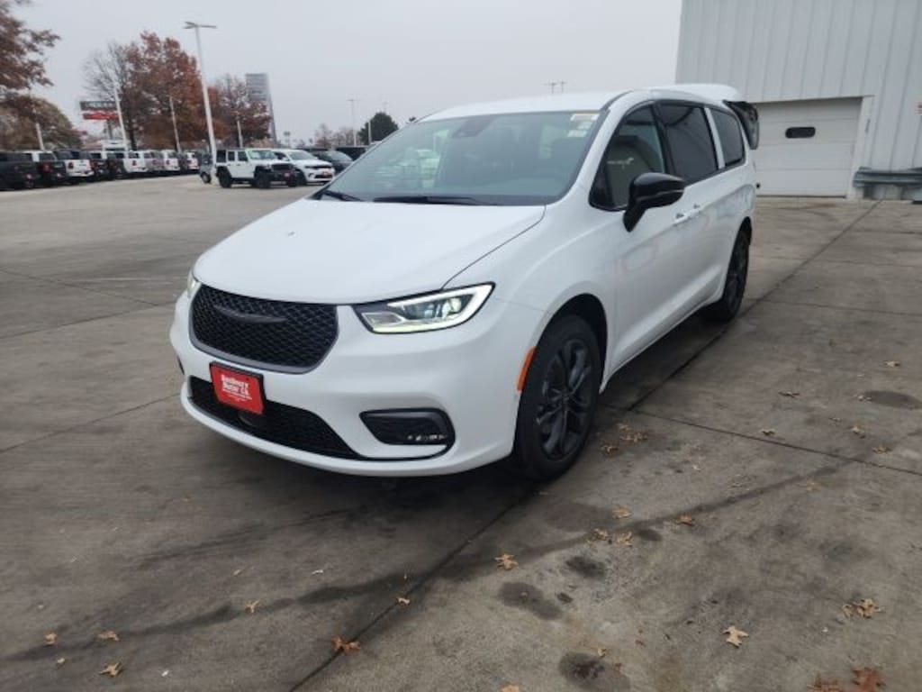 New 2026 Chrysler Pacifica Select Passenger Van