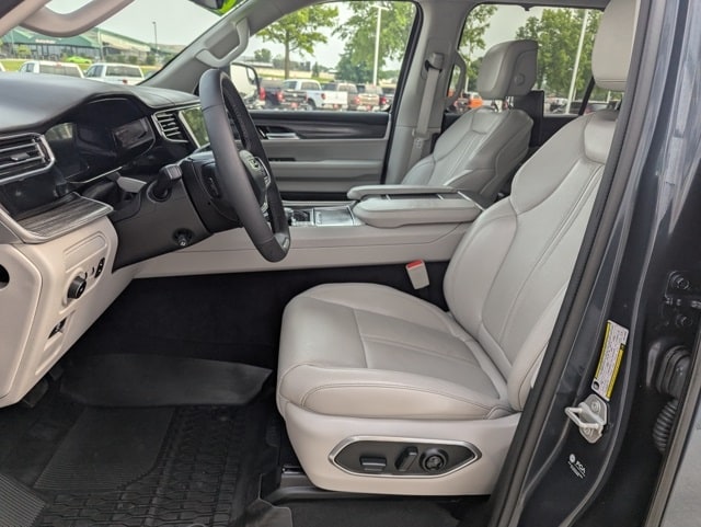Used 2024 Jeep Wagoneer Series II with VIN 1C4SJVBP7RS113894 for sale in Waterloo, IA