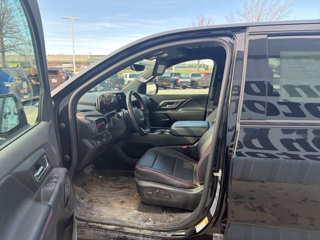 Used 2024 Chevrolet Silverado EV RST with VIN 1GC40ZEL8RU300948 for sale in Waterloo, IA