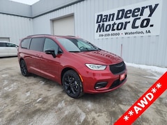 2026 Chrysler Pacifica Limited Passenger Van