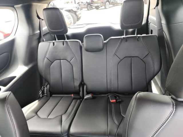 2026 Chrysler Pacifica Select - Photo 19