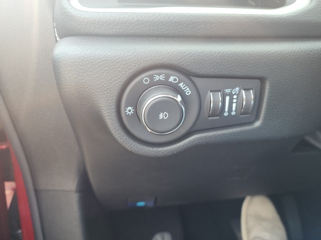 2026 Chrysler Pacifica Select - Photo 15