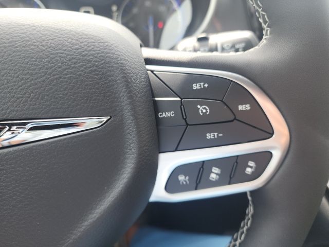 2026 Chrysler Pacifica Select - Photo 11