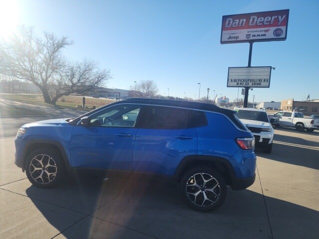 2025 Jeep Compass Limited photo 3
