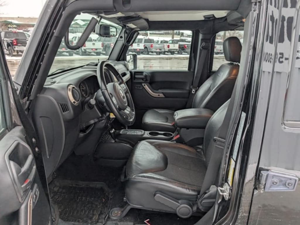 Used 2016 Jeep Wrangler Unlimited Sahara SUV