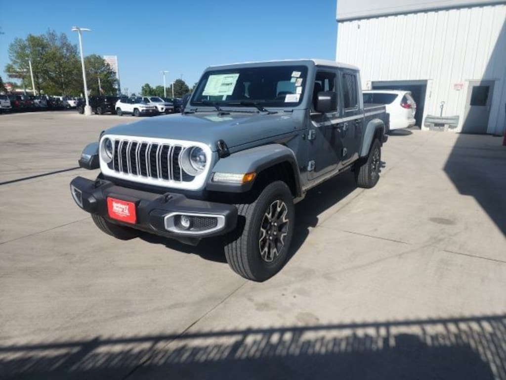 New 2026 Jeep Gladiator Sahara Pickup