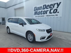 2026 Chrysler Pacifica Select Passenger Van