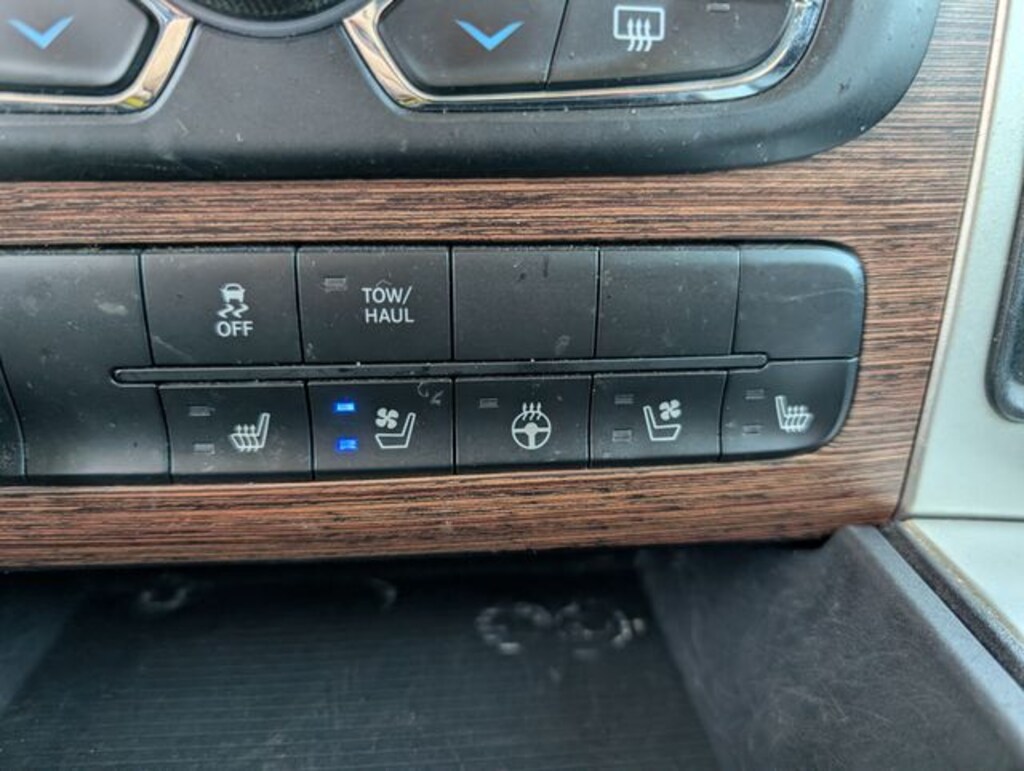 Used 2019 Ram 1500 Classic Laramie Truck
