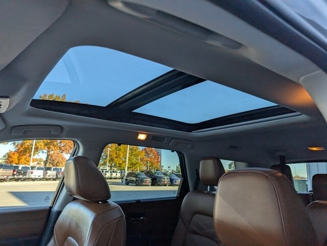 2024 Nissan Pathfinder Platinum photo 2