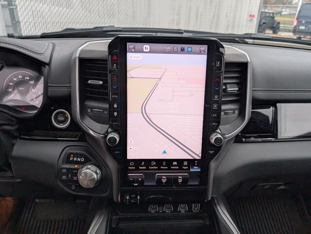 2025 Ram 1500 Laramie photo 3