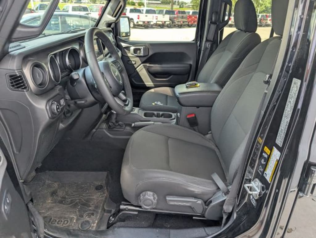 Used 2023 Jeep Gladiator Willys Truck