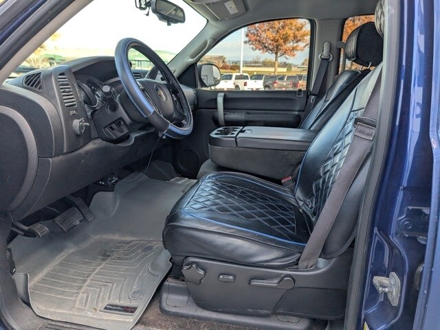 2013 Chevrolet Silverado 1500 LT photo 2