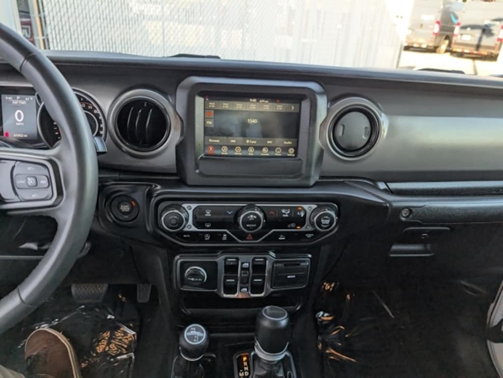 Used 2023 Jeep Gladiator Sport Truck