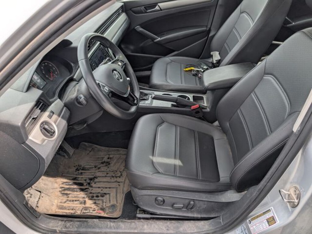Certified 2021 Volkswagen Passat 2.0T SE Sedan