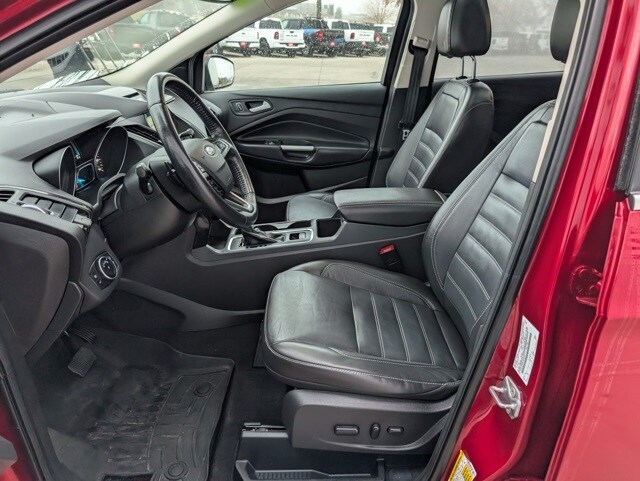 2017 Ford Escape Titanium photo 2