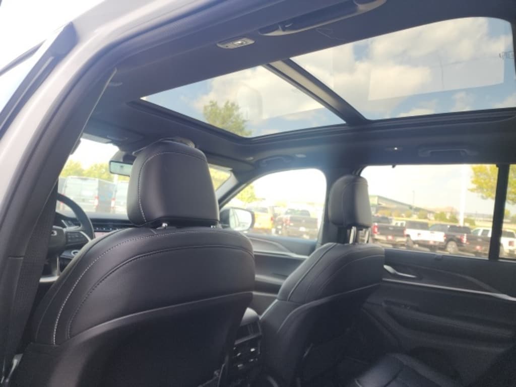 New 2025 Jeep Grand Cherokee Limited Sport Utility