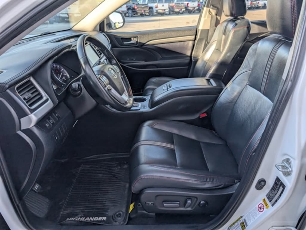 Used 2019 Toyota Highlander SE SUV