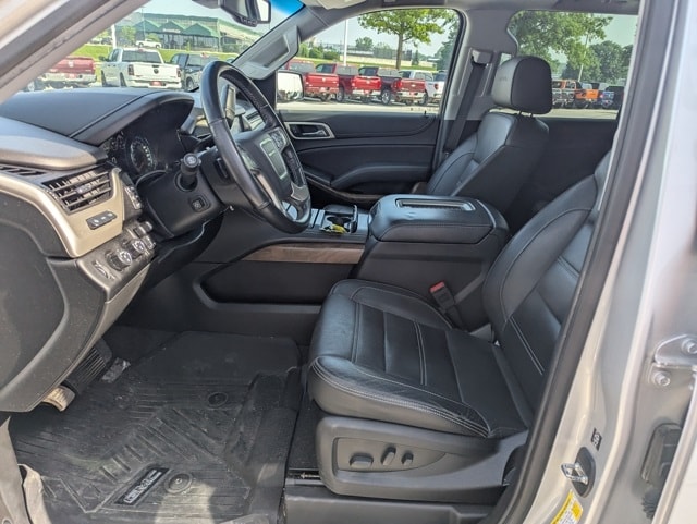 Certified 2019 GMC Yukon Denali with VIN 1GKS2CKJ4KR399850 for sale in Waterloo, IA