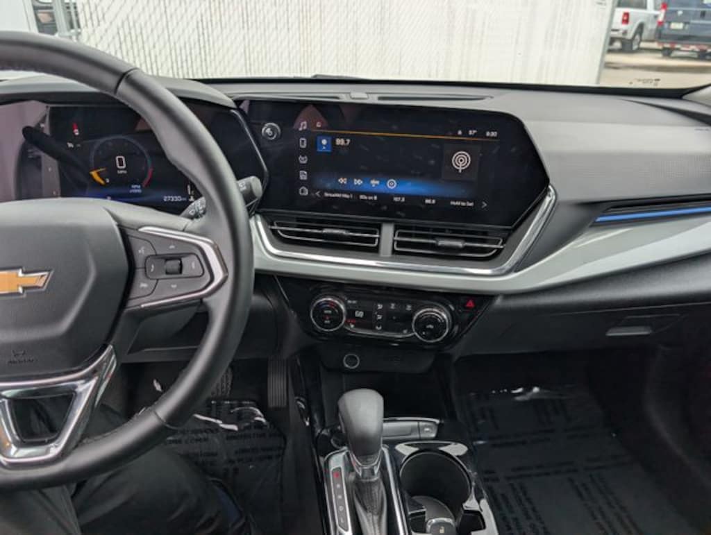 Used 2025 Chevrolet Trax LT SUV