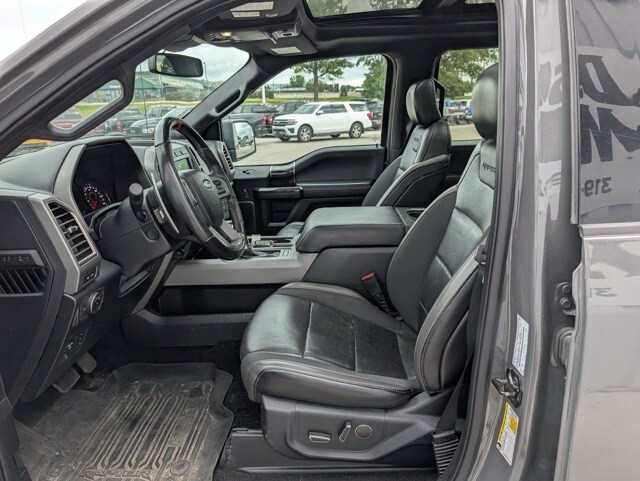 2020 Ford F-150 Raptor photo 2