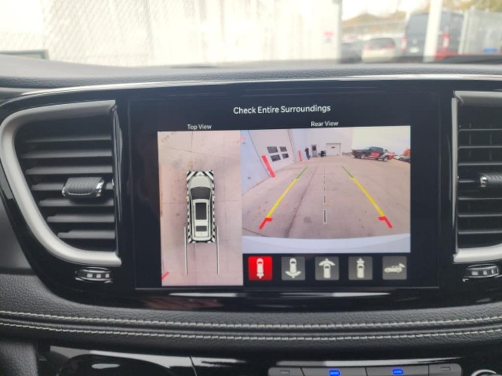 New 2026 Chrysler Pacifica Select Passenger Van