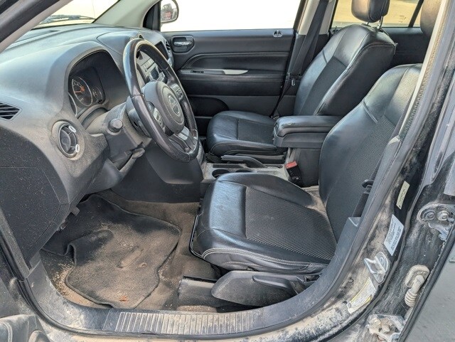2014 Jeep Compass Latitude photo 2