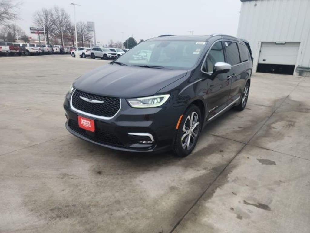 New 2026 Chrysler Pacifica Pinnacle Passenger Van
