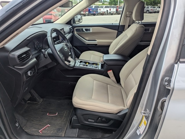 Used 2022 Ford Explorer XLT with VIN 1FMSK8DHXNGC45769 for sale in Waterloo, IA