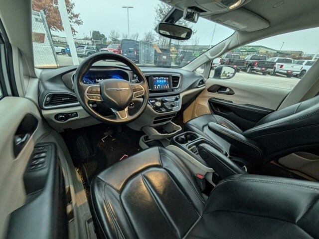 2020 Chrysler Voyager LXi photo 4