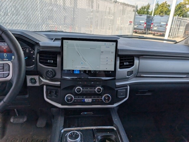 2024 Ford Expedition MAX XLT photo 3