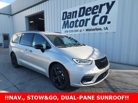 2026 Chrysler Pacifica Limited Passenger Van