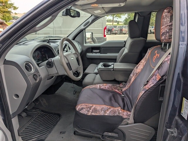 2005 Ford F-150 XLT photo 2