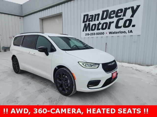 2026 Chrysler Pacifica Select's photo