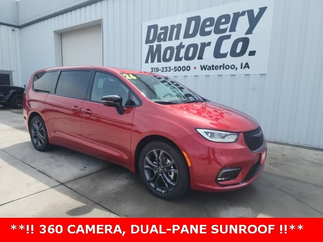 2026 Chrysler Pacifica Select's photo