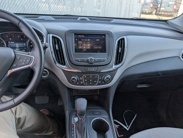 2024 Chevrolet Equinox LT photo 3