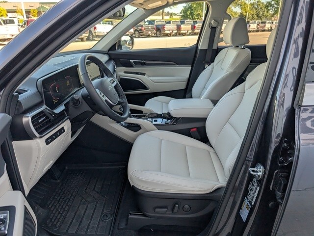 2025 Kia Telluride S photo 2