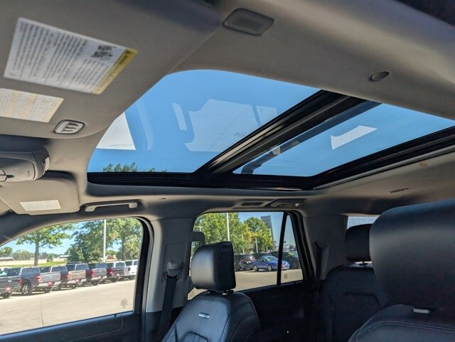 2018 Ford Expedition Platinum photo 2