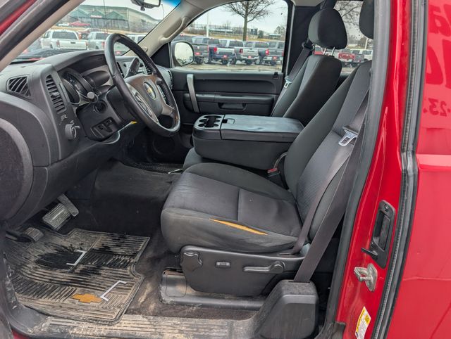 Used 2013 Chevrolet Silverado 1500 LT with VIN 1GCRKSE72DZ100475 for sale in Waterloo, IA