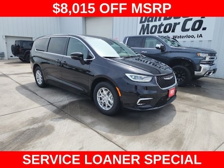 2026 Chrysler Pacifica Select Passenger Van